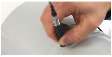 Com testes de correntes parasitas, as soldas podem ser inspecionadas sem remover a tinta.