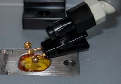 close-up of GoldXpert sample chamber