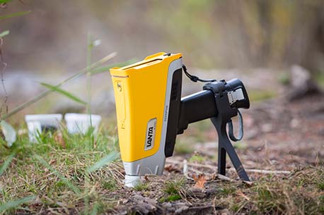 Vanta Handheld XRF Spectrometer: Vanta XRF Series | Olympus